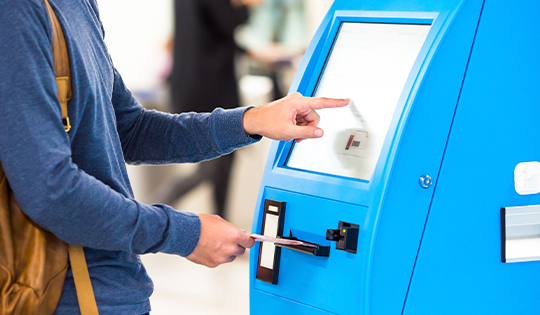 Kioscos electrónicos para gobierno: 3 formas en las que mejoran el servicio al ciudadano